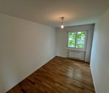 Appartement rénové de 3.0 pièces dans un emplacement central - Photo 3