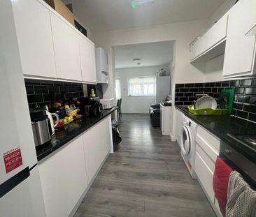 1 bedroom in a house share to rent - Photo 6