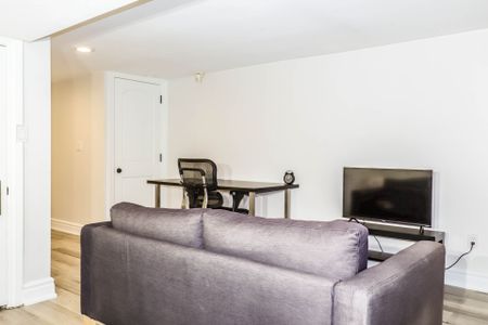 For Lease - 222 Markham Street Unit# Bsmt, Toronto, Ontario - Photo 4