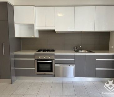 New Listing - Photo 3