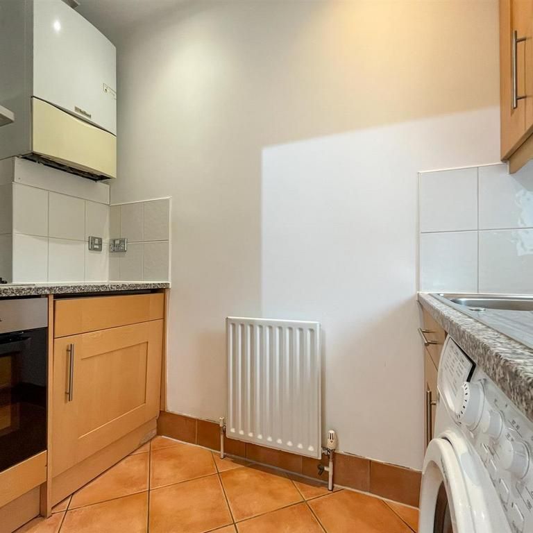 1 bedroom semi-detached house to rent - Photo 1
