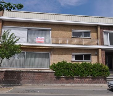 Prachtig opgedaan en ruim appartement met 3 slaapkamers en garage. - Foto 2