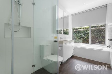 Architectural Luxury in Blue-Chip Caulfield - Photo 4