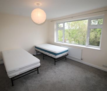 Desborough House, High Wycombe - Photo 2