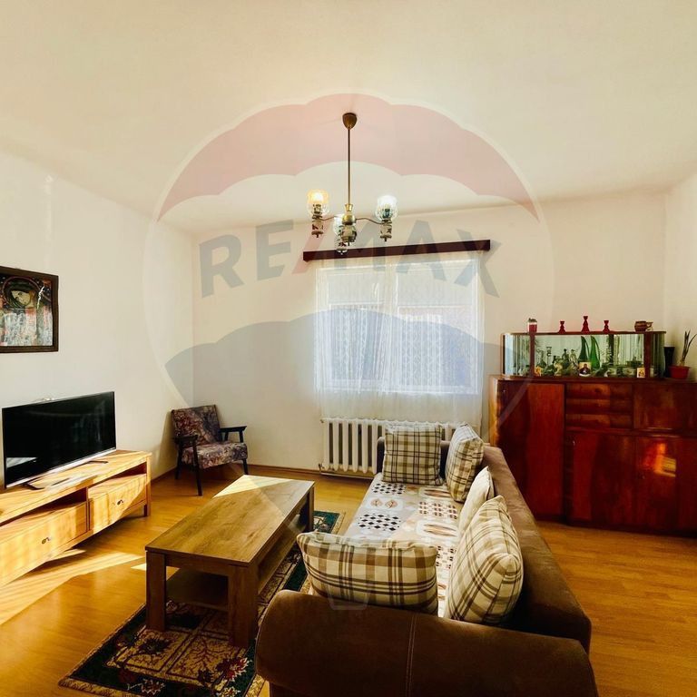 Apartament spațios la casă – 2 camere + balcon | Laza... - Photo 1