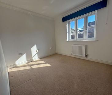 4 bedroom terraced house to rent - Photo 3