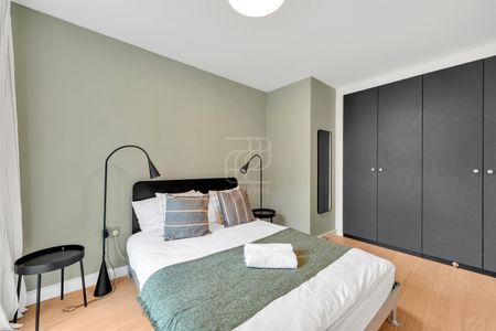Platamone House, 13 Derny Avenue, E20 - Photo 5