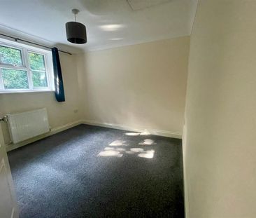 Burnt Mills Road, Basildon - Photo 2