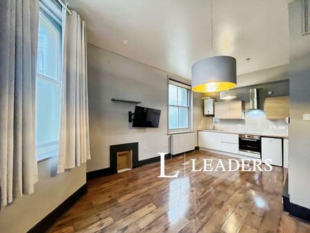 studio to rent The Drive, Hove, East Sussex, BN3 - Photo 5