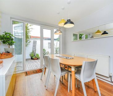 4 bedroom terraced house to rent - Photo 3