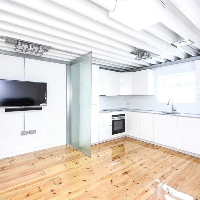 Studio to rent - Photo 1