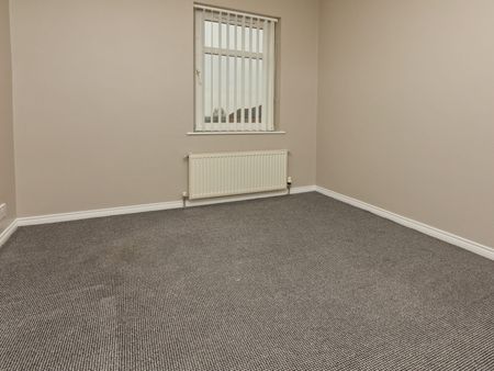 Town house to rent on - Photo 2