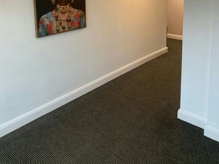 Flat to rent on - Photo 3
