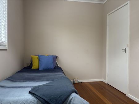 PRACTICAL LIVING. - Photo 4