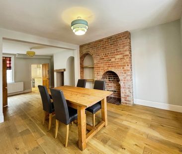 3 bedroom Mid Terraced House to let - Photo 4