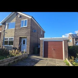 3 bedroom detached house to rent - Photo 2
