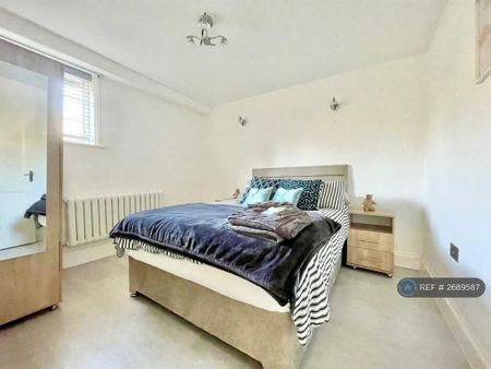 2 bedroom detached house to rent - Photo 4