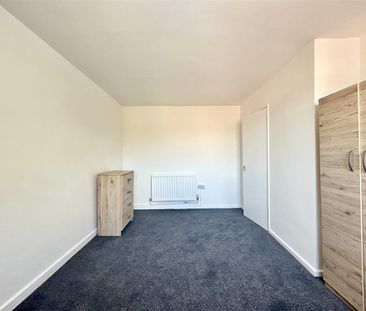 1 Bedroom Apartment To Let - Photo 5