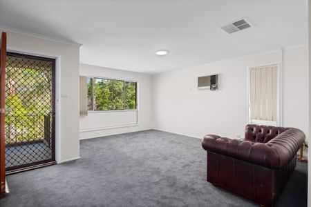 Fully Renovated 4-bedroom Home In Cul-de-sac - Photo 2