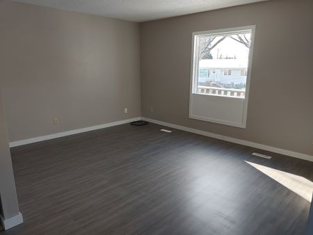 357 Toronto St, Regina - Photo 5