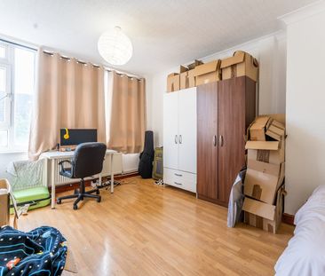 Room in a Shared House, Halyard House, E14 - Photo 4