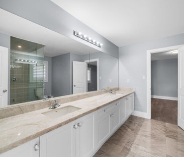 For Lease - 35 Tyndall Drive, Bradford West Gwillimbury, Ontario - Photo 2