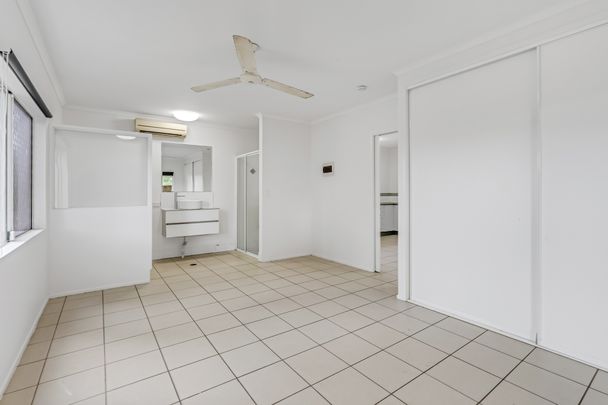 SPACIOUS GRANNY FLAT IN SOUGHT AFTER EDMONTON! - Photo 1