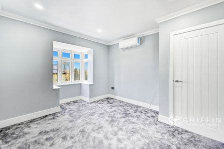 Greenacres, Fobbing, SS17 - Photo 3