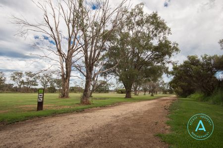 TOWNHOUSE FOR RENT IN WEMBLEY - Photo 4