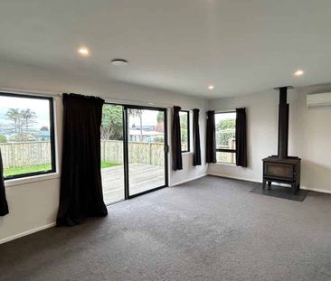 4 bedroom in Lynmore - Photo 4