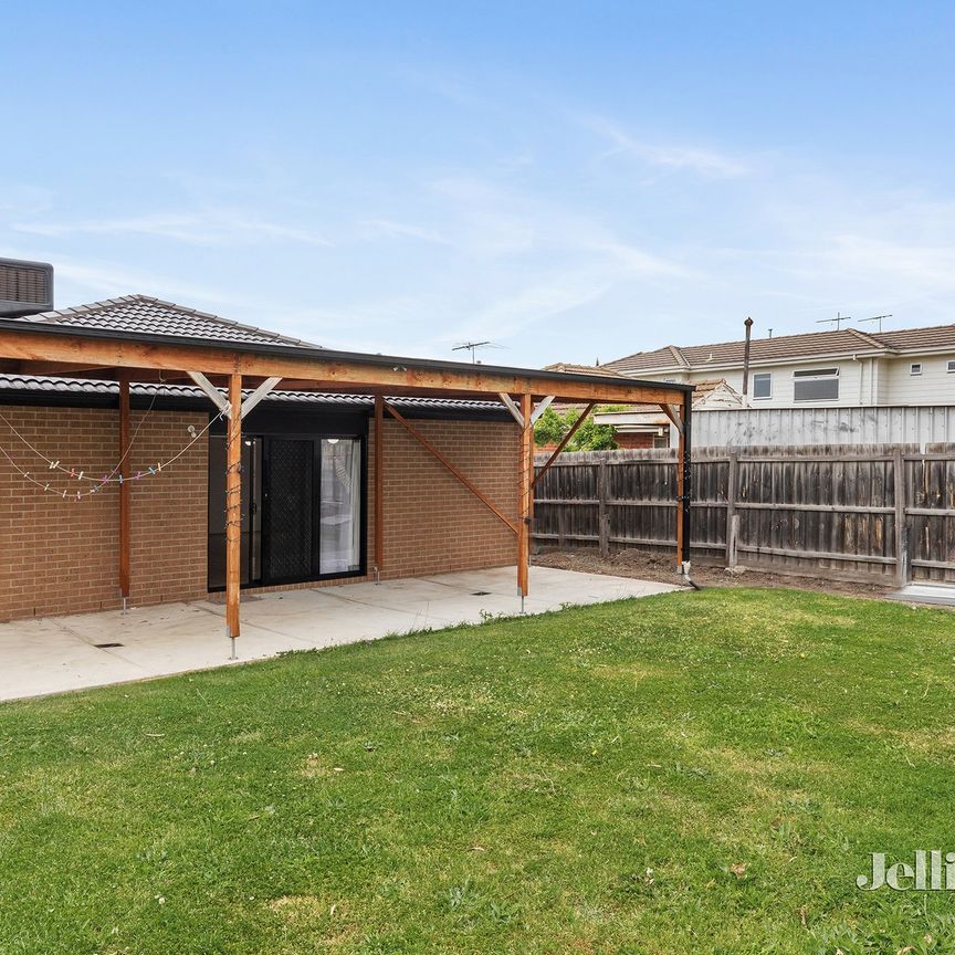 11 Ayton Street, Ivanhoe - Photo 1