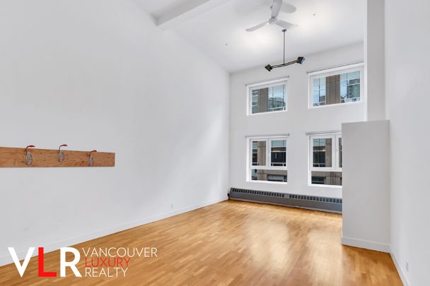 Condo in Downtown Vancouver, BC - Photo 1