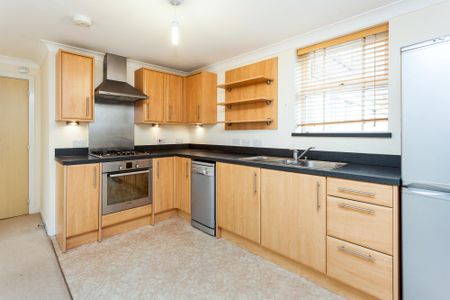 2 bedroom apartment to rent Brooklands, Haywards Heath, RH16 - Photo 4