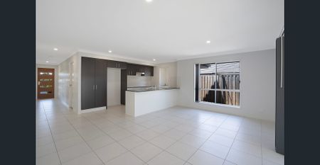 Executive Family Living - Photo 3