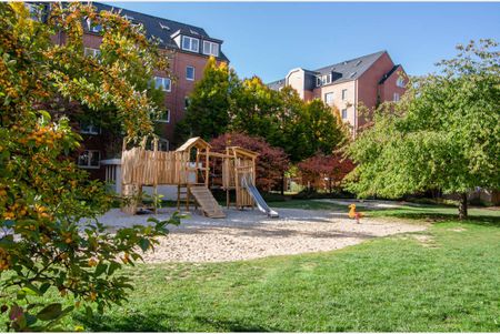 - Schöne Wohnung mit Parkett und Balkon - großer grüner Innenhof - Foto 2