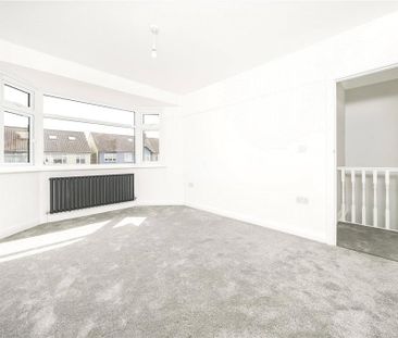 4 bedroom end of terrace house to rent - Photo 1