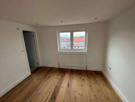 5 bedroom semi-detached house to rent - Photo 2