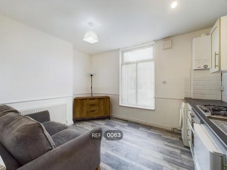 1 bedroom flat to rent - Photo 5