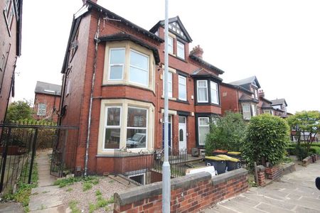 Estcourt Avenue, Headingley - Photo 3