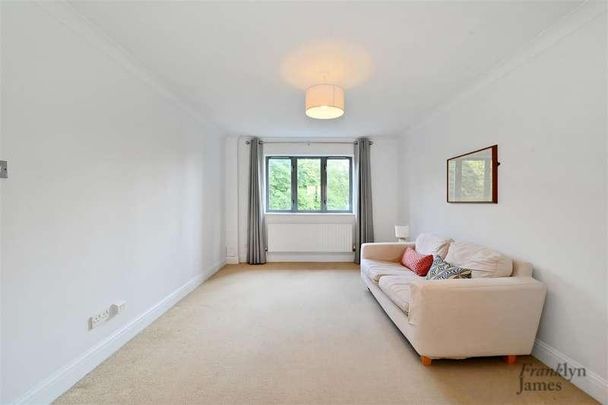 Compass Poiint, Grenade Street, London, E14 - Photo 1