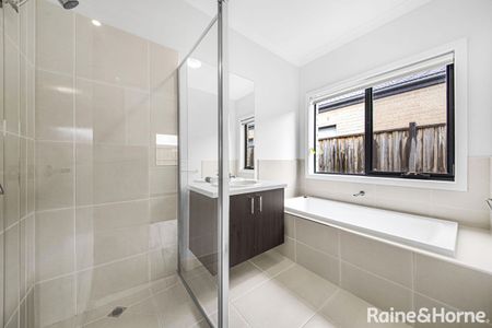 11 Furness Close, Wyndham Vale, VIC 3024 - Photo 2