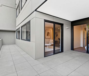 Flawless modern comfort and convenience - Photo 5