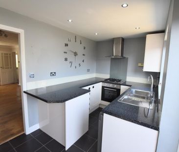 3 bedroom terraced house to rent - Photo 5