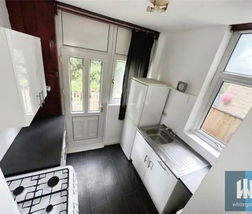 2 bedroom terraced house to rent - Photo 6