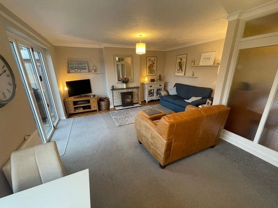 3 bedroom bungalow to rent - Photo 1