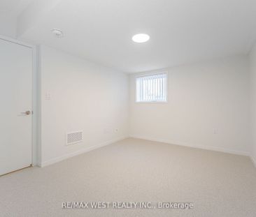 For Lease - 141 Honeycrisp Crescent Unit# 195, Vaughan, Ontario - Photo 4
