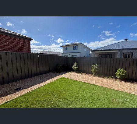 4 Bronx Avenue, Berwick, Vic 3806 - Photo 2