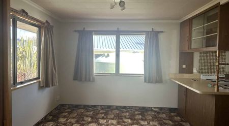 Spacious 3-Bedroom Brick Home in Tranquil Ahaura - Photo 5