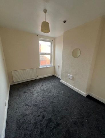3 Bed Detached House, Osborne St, NG7 - Photo 3