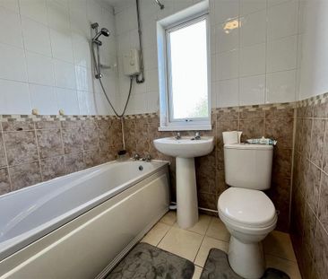 3 bedroom bungalow to rent - Photo 3